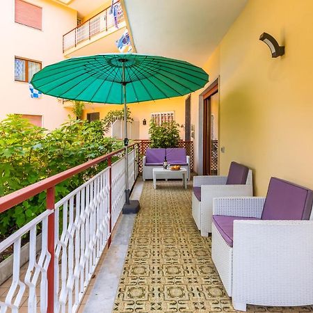 Apartamento Il Riccio Di Mare A 5 Minuti Da Sorrento Sant'Agnello Exterior foto