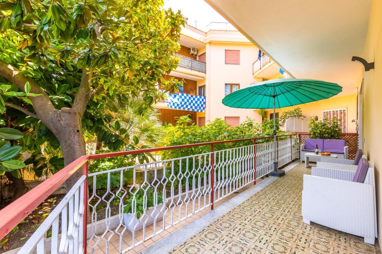 Apartamento Il Riccio Di Mare A 5 Minuti Da Sorrento Sant'Agnello Exterior foto